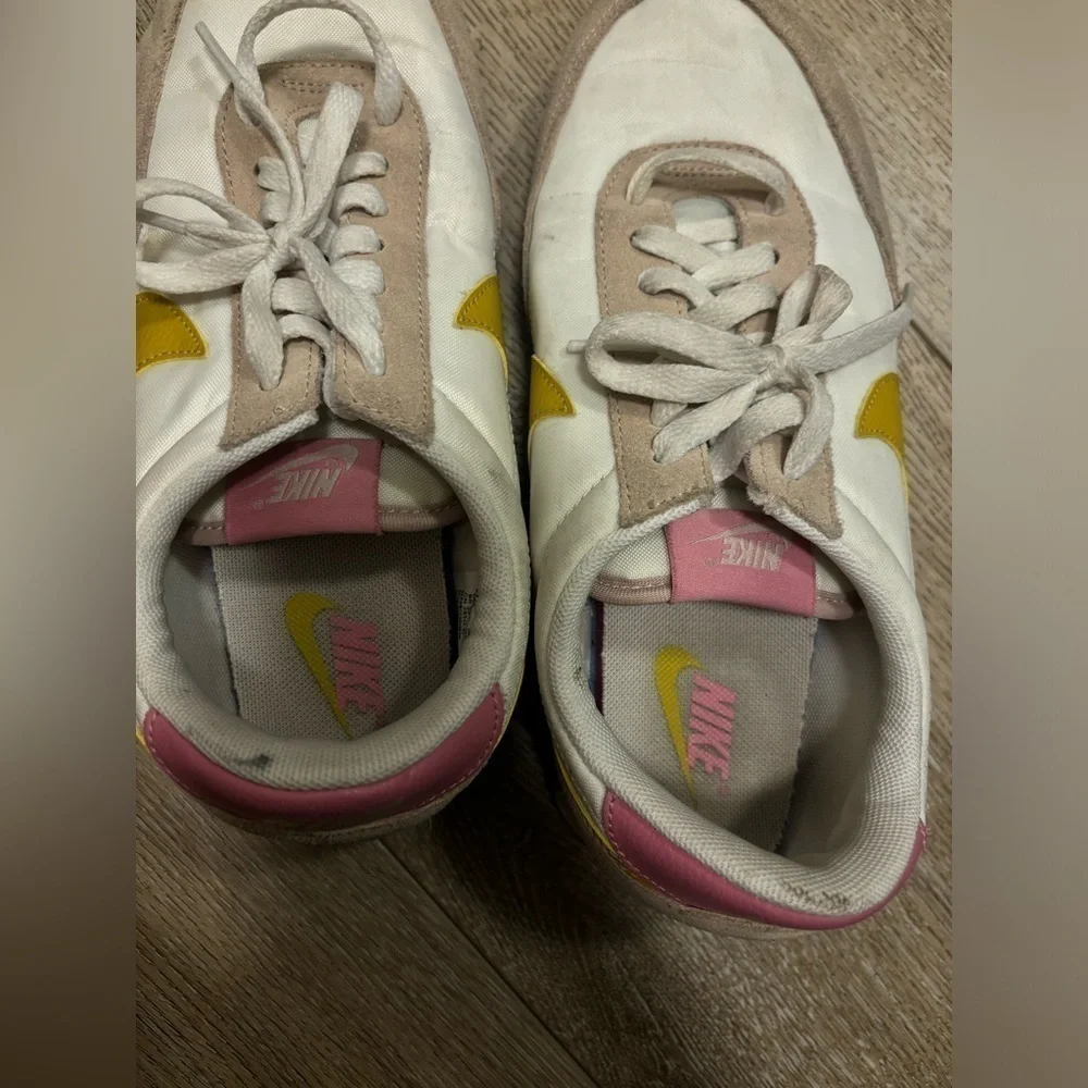 Nike Daybreak Fossil Stone Saffron QuartzShoes Sneakers size 7,5